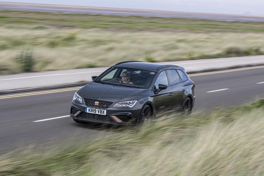  Seat Leon Cupra R ST (5F) 2019 года  (UK) (фото 2 из 40)